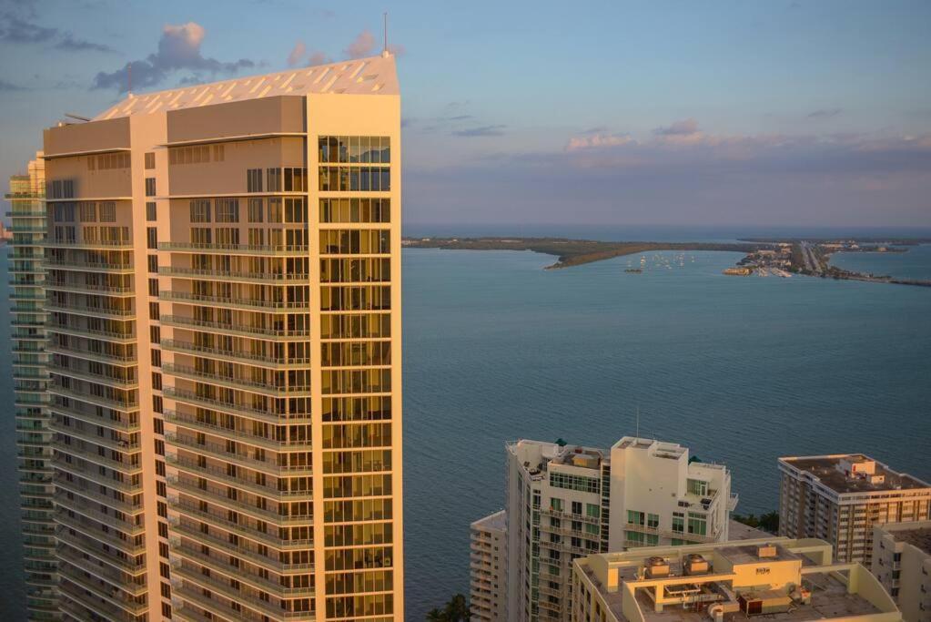 Lovely Upscale Condo Gorgeous View 2Bd 2Bath In Brickell マイアミ エクステリア 写真