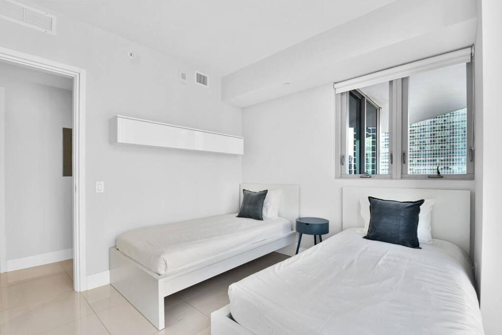 Lovely Upscale Condo Gorgeous View 2Bd 2Bath In Brickell マイアミ エクステリア 写真