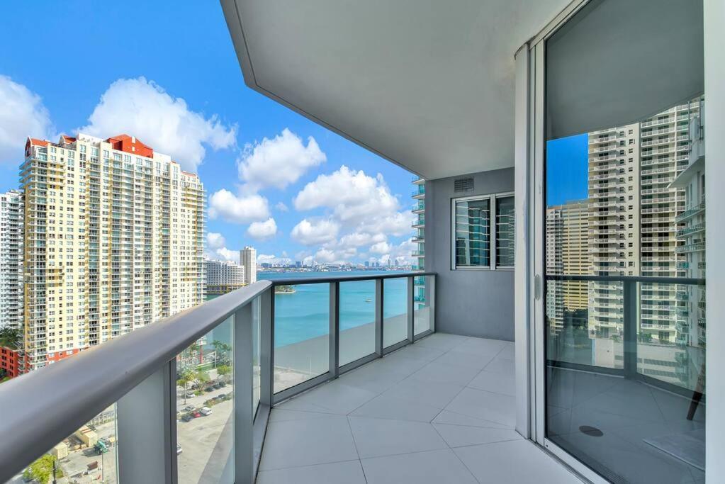 Lovely Upscale Condo Gorgeous View 2Bd 2Bath In Brickell マイアミ エクステリア 写真