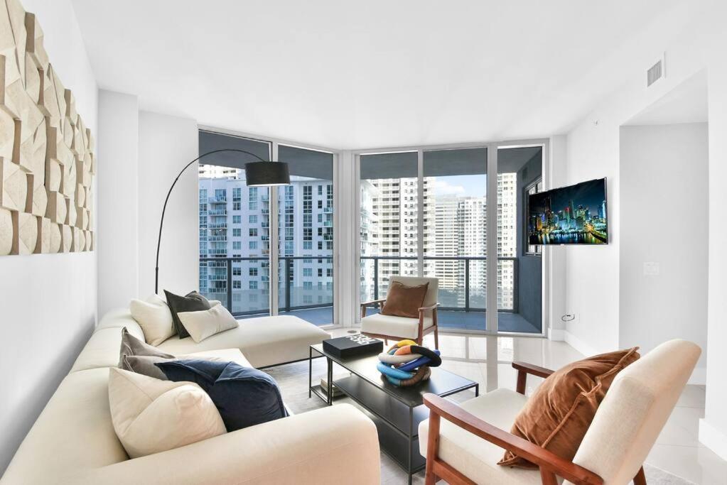 Lovely Upscale Condo Gorgeous View 2Bd 2Bath In Brickell マイアミ エクステリア 写真